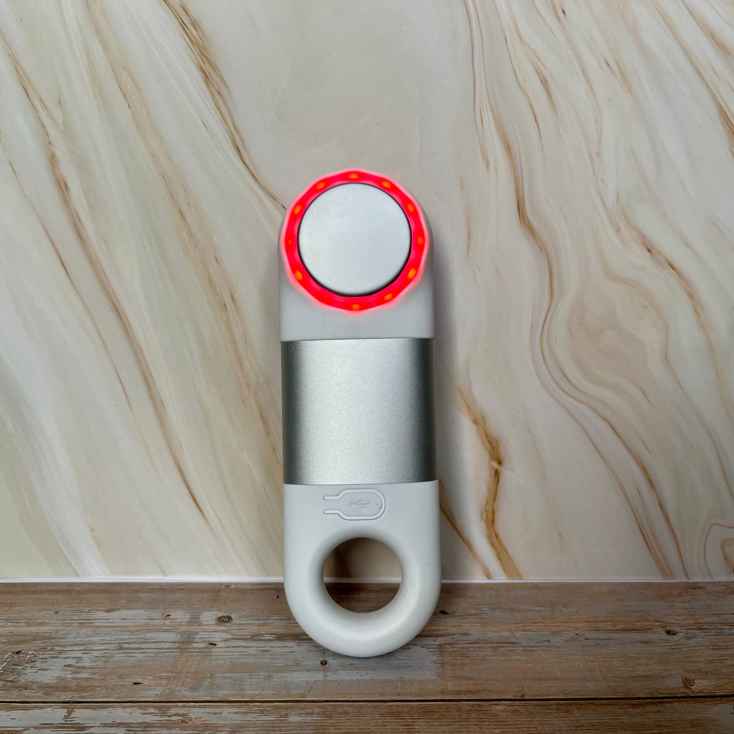 Vital Electric Face Cleanser rødt lys