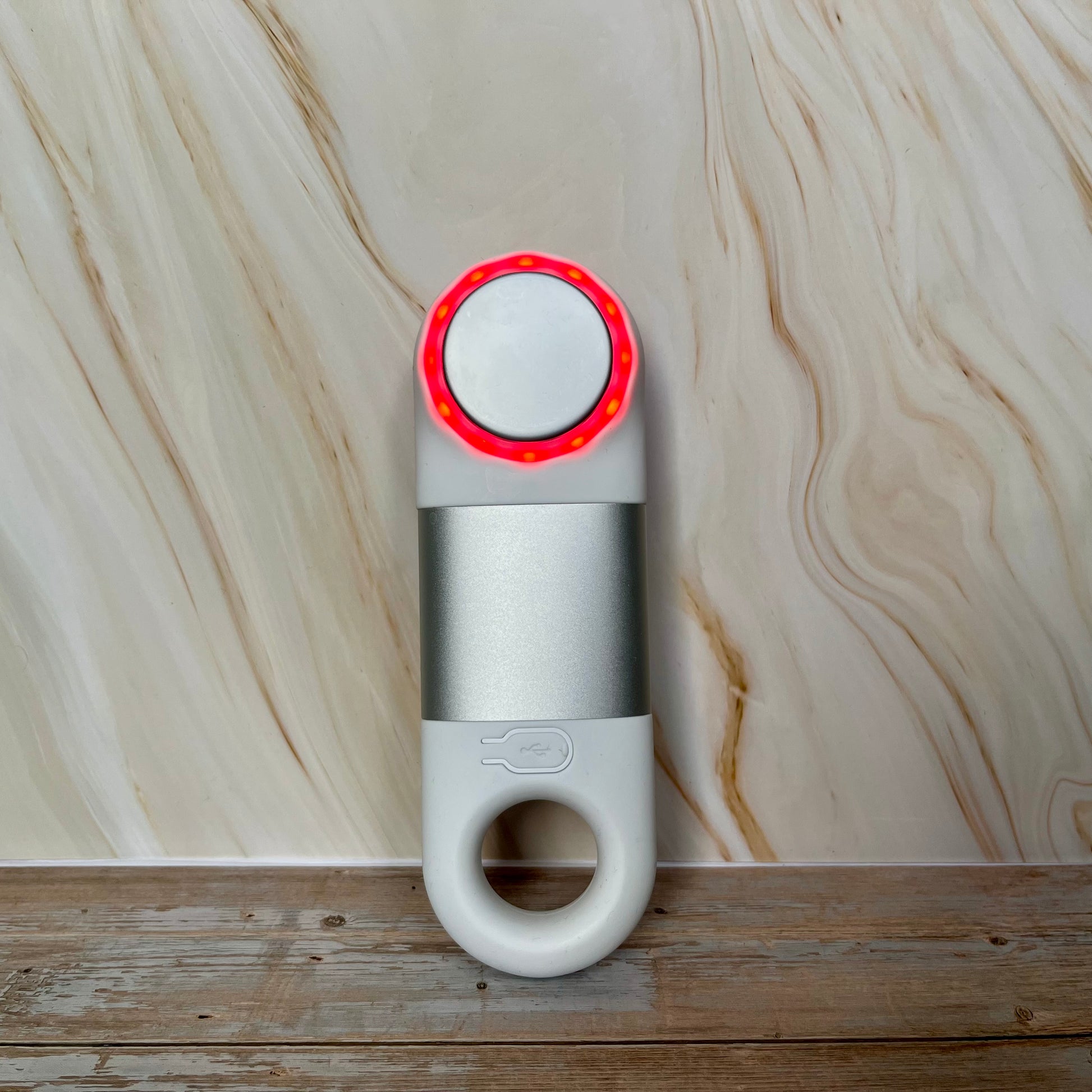 Vital Electric Face Cleanser rødt lys